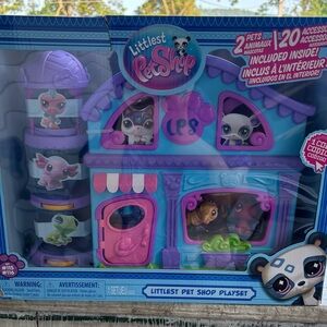Littlest Pet Shop Playset 2024 2 pets/20 accessories NIB plus 2 single blind box